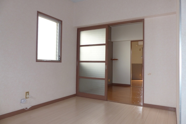 ヴィラハヤシ－洋間